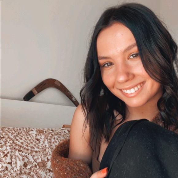 Meet your Posher, Ella - Picture 1 of 1